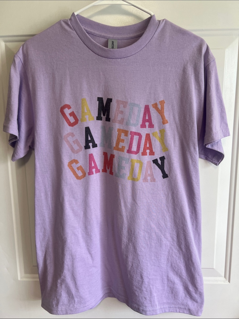 Gildan Lavender 'GAMEDAY' Multicolor Lettering Tee